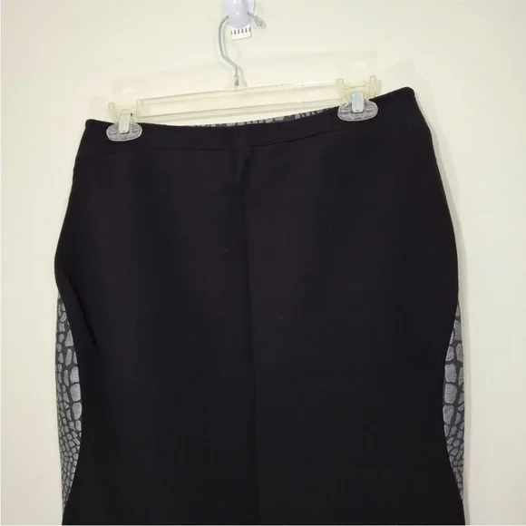 Diane Von Furstenburg Emma Jacquard
Leopard Print Pencil Skirt Size 10 - Picture 6 of 6